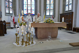 Feier der 1. Heiligen Kommunion in Sankt Crescentius (Foto: Karl-Franz Thiede)